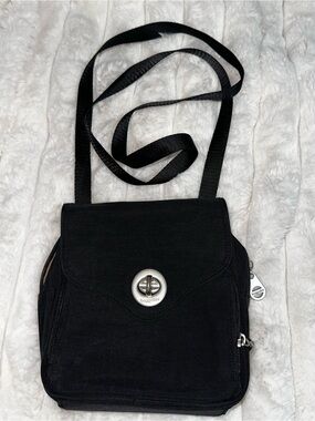 Baggallini Black Crossbody Turnlock Organizer